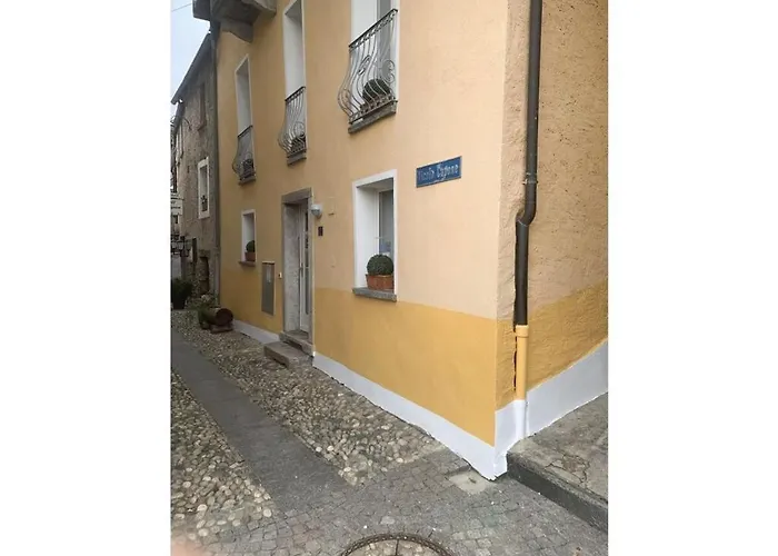 Auf Burg بيت للعطل